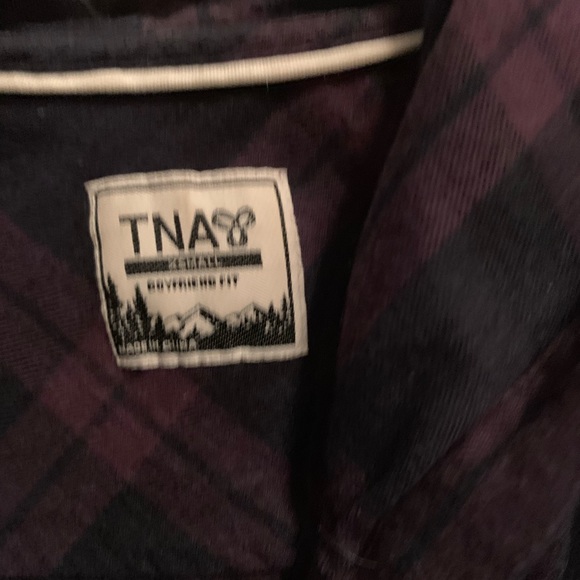 TNA boyfriend style flannel, with hood. - Picture 2 of 2